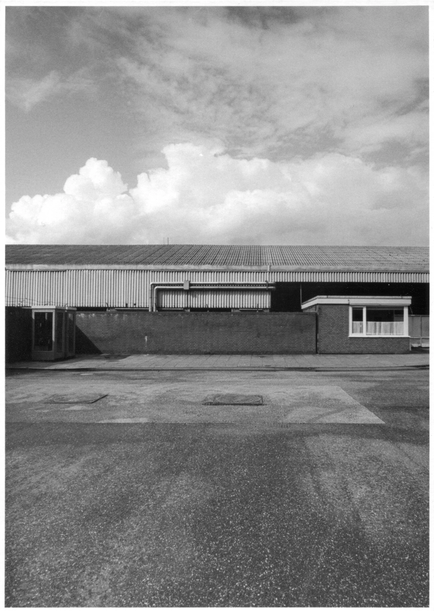 TEGG – Bild »Wolken« aus Bilderserie »Frühe Arbeiten – Fassaden«